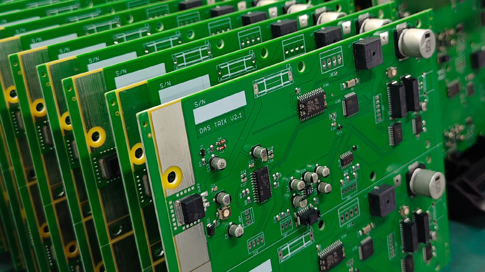 पीसीबीए कारखाने इन्व्हेंटरी मॅनेजमेंटद्वारे वितरण प्रक्रियेला कसे अनुकूल करू शकतात?