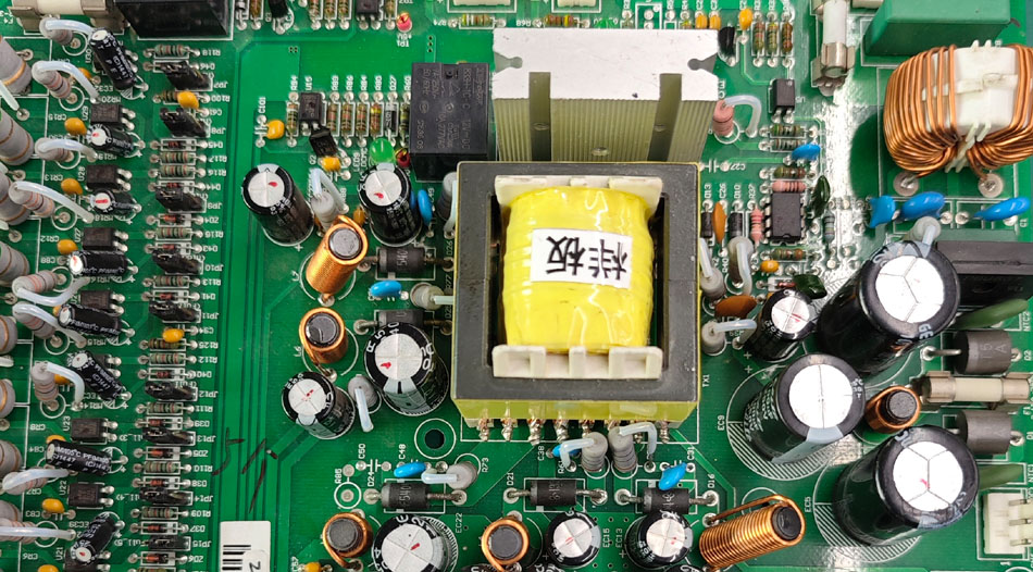 PCBA कारखान्यांतील नाविन्यपूर्ण तंत्रज्ञान प्रकल्पातील जोखीम कसे कमी करू शकतात?